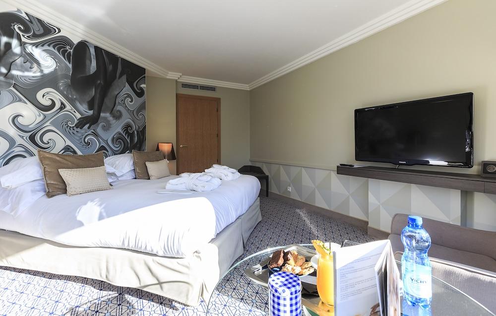 Celestins Spa Thermal & Hotel By Vy Resort Vichy Ngoại thất bức ảnh A room at the hotel
