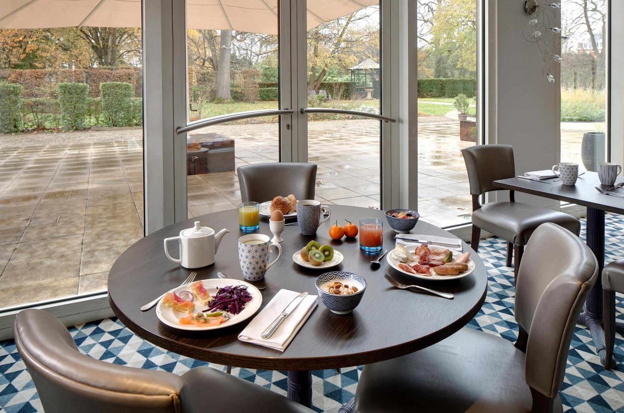 Celestins Spa Thermal & Hotel By Vy Resort Vichy Ngoại thất bức ảnh Breakfast at the hotel