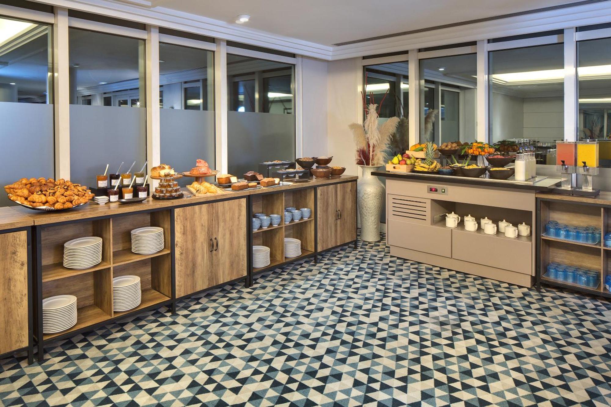 Celestins Spa Thermal & Hotel By Vy Resort Vichy Ngoại thất bức ảnh The Club at Changi Airport