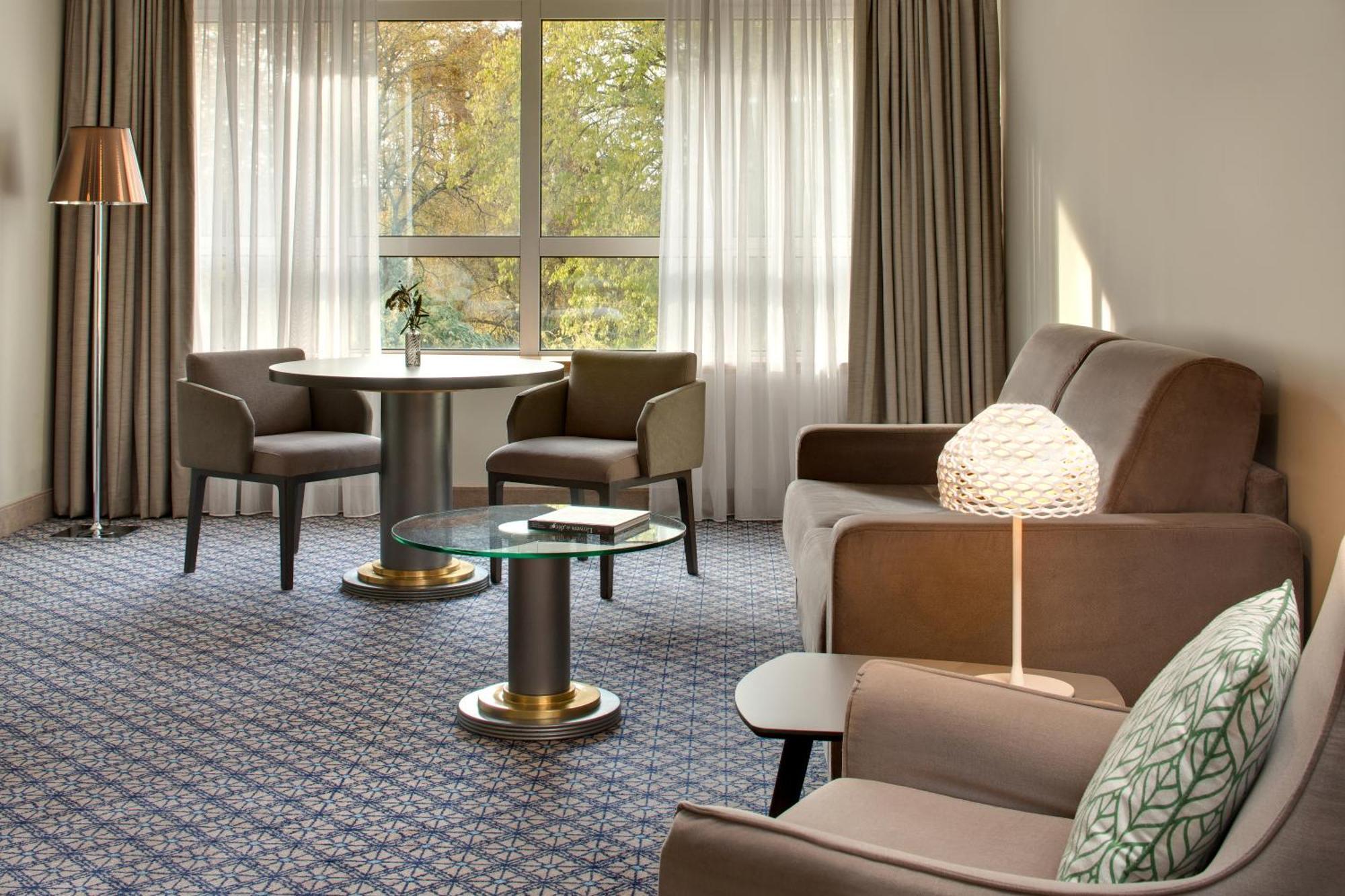 Celestins Spa Thermal & Hotel By Vy Resort Vichy Ngoại thất bức ảnh A suite at the hotel