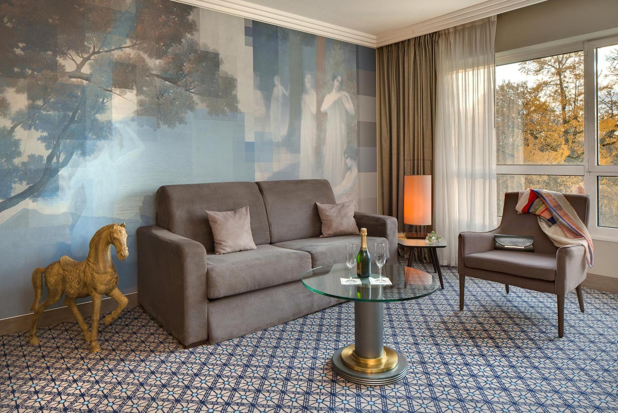 Celestins Spa Thermal & Hotel By Vy Resort Vichy Ngoại thất bức ảnh A suite at the Hotel de Charost