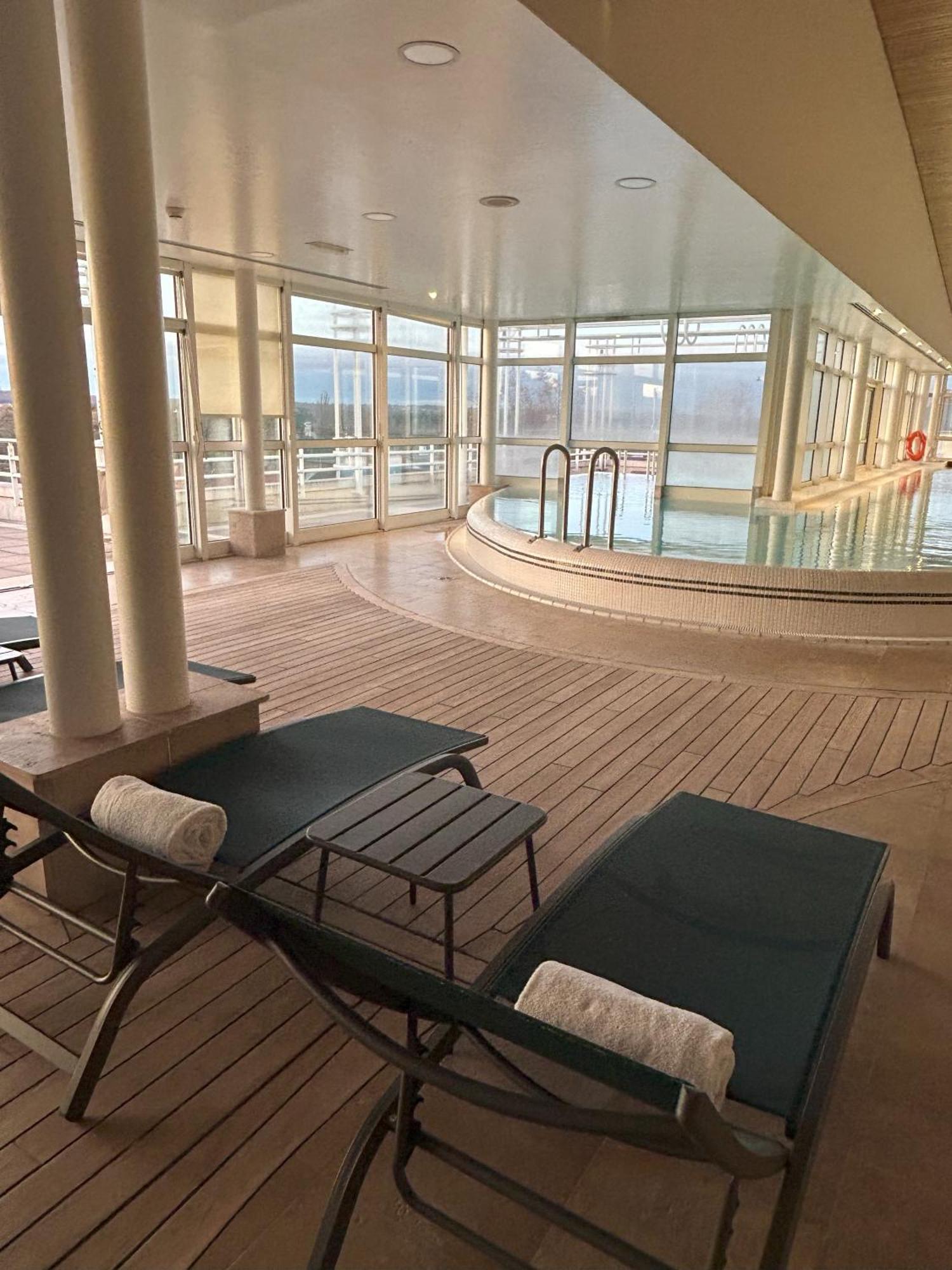 Celestins Spa Thermal & Hotel By Vy Resort Vichy Ngoại thất bức ảnh The swimming pool on board